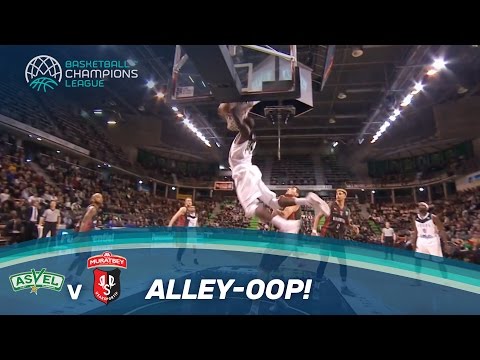DeMarcus Nelson to Bandja Sy for the huge alley-oop jam!