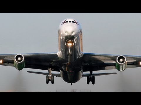 Douglas Aircraft Company Jetliners - The 1958 DC-8 Public Relations Introduction