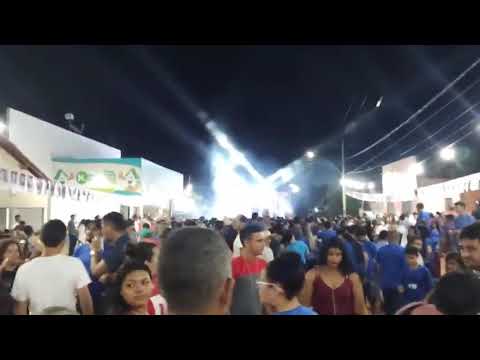 F250 Estremece Mega Truck tocando forte e com qualidade