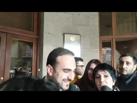 Ես որևէ թևից չեմ