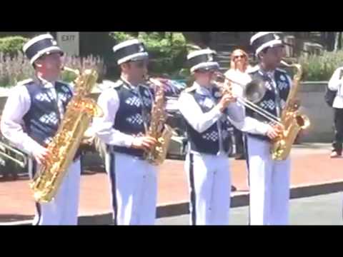 [HD] New Disneyland Band "Hooked On A Feeling" Song From Guaridans of the Galaxy