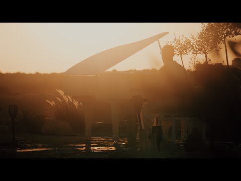 Meduza³ pres: Simone Piano Live | Friends in the Dubai Desert