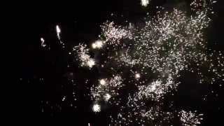 preview picture of video 'Langport Christmas Fireworks Display 2014'