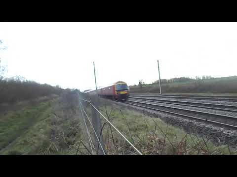 Royal Mail Class 325s passing Bamfurlong 29/11/2018