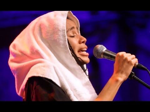Nneka LIVE "Pray For You" - My Fairy Tales - Tour 2015 @Jam'in'Berlin