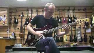 Video thumbnail for Fender Standard Jazz Bass Mexico by guitarsib