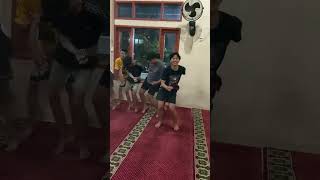 Download lagu BANGUNIN SAHUR PAKE BASURI DI MASJID🤣🤣#basuri #davmusicalairhorn #feedshorts #busmania #sahur mp3