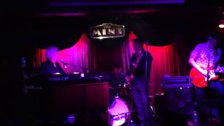 Ian McLagan covers Little Walters 'Temperature' @ The Mint LA