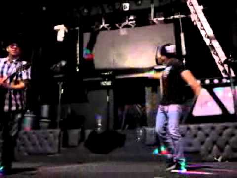 Jondy- Ensayando " Eres bonita" con Dew