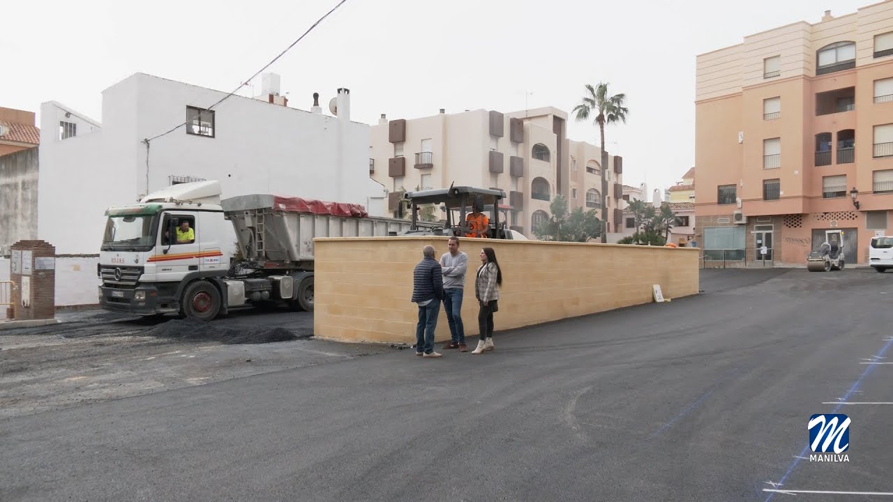 Asfaltado en la plaza de los Escritores
