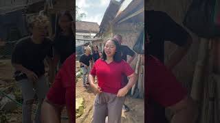 Download lagu Surprised mp3 Download lagu Surprised mp3