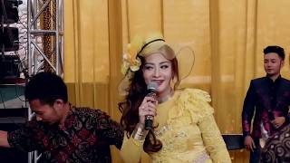 Download lagu DEWI AZKIA bolokotono mp3