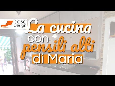 La cucina con pensili alti di Maria a Torino
