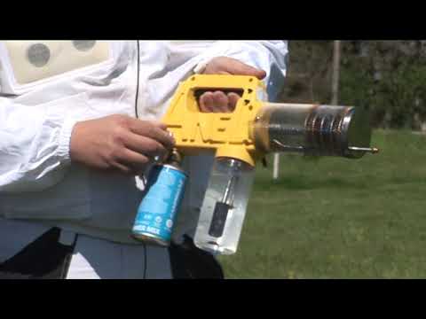 Pčelarski dimni top - brz i efikasan način suzbijanja varoe