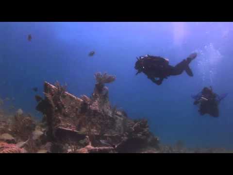 download lagu mp3 mp4 Henderson Luck Shoes, download lagu Henderson Luck Shoes gratis, unduh video klip Henderson Luck Shoes