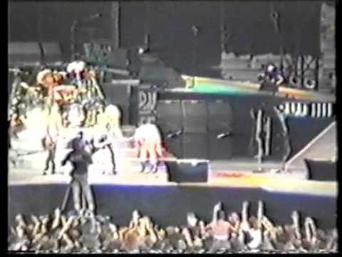 Thumbnail for Guns N'Roses - Axl Rose goes nuts by Axl Rose