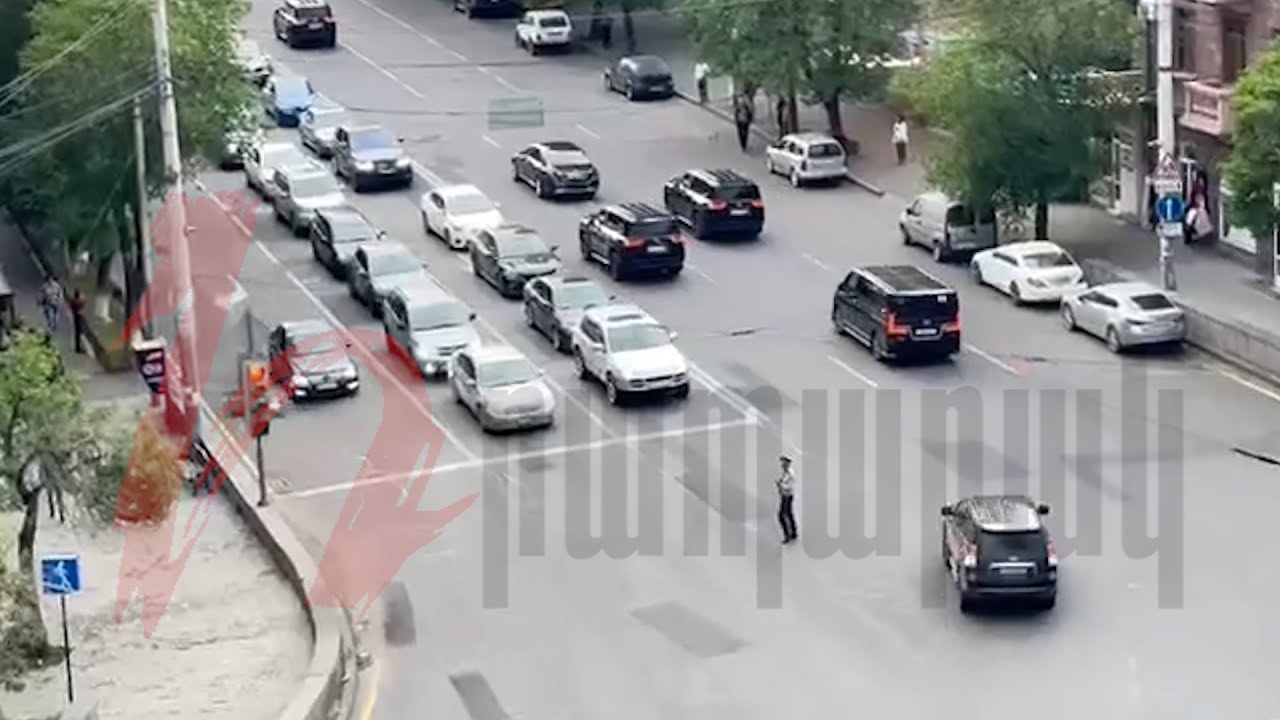 Երեւանը ցնցվում է մեքենաների ազդանշաններից. անցնում է Նիկոլ Փաշինյանի շարասյունը