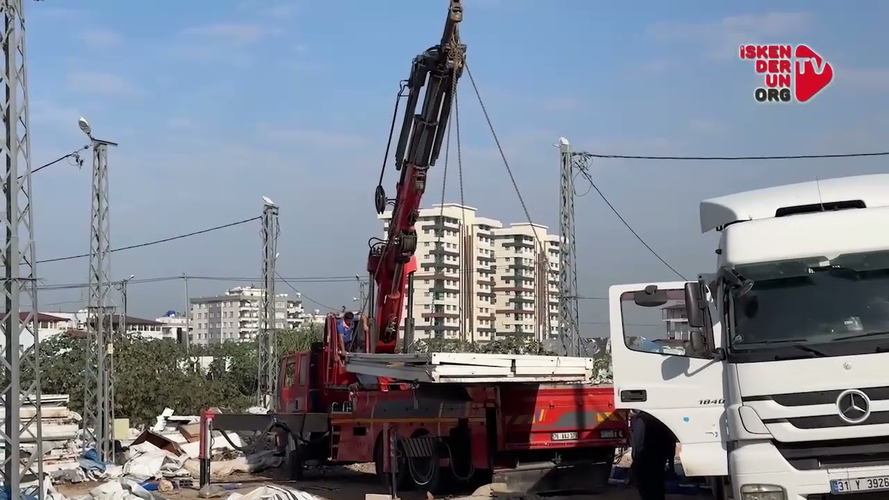 İskenderun’da Konteyner Kentte Boşaltma Süreci Başladı