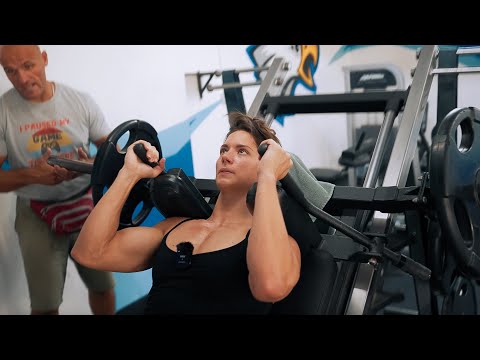 Brutal Leg Day at Eagle Fitness | Prague