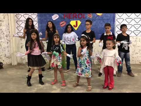 Apresentação crianças IEB - Assim vou louvar (em libras)
