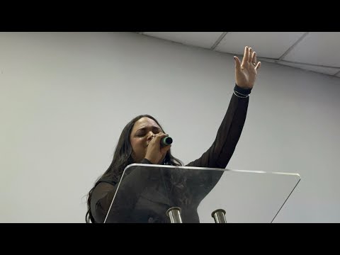 She moved everyone with that praise song 😭🔥😭 - Rayssa Barros