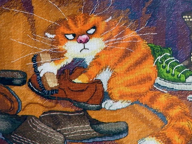 И крестиком, и на машинке тоже