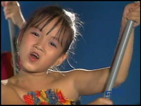 Thể hiện bởi Tốp ca thiếu nhi