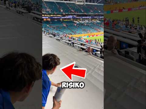 Aksi Nekat Lempar HP ke Presiden FIFA Demi Konten Viral! 📱⚽