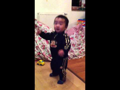 Crayon Pop - Bar Bar Bar(K-POP), 크레용팝 - 빠빠빠, 독일 윤후가 점핑 점핑 !!!