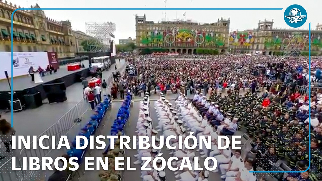 “25 para el 25”: Sheinbaum y Taibo II reparten libros en el Zócalo