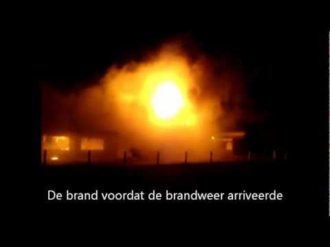 2/2 EERSTE BEELDEN!  Zeer grote brand voormalig sportcomplex naast de Klipper in Nieuw-Lekkerland