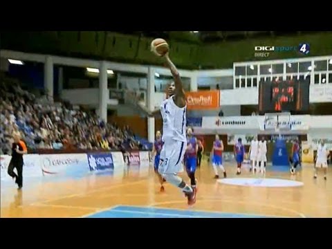 Alhaji Mohammed vs. Steaua CSM Dunk 2