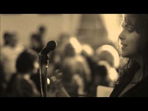 Angela Serkevich & The Twins Peek - Aizver Acis