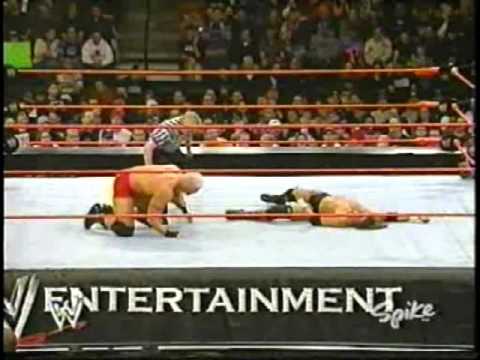 2003 11 30 Heat   Steven Richards with Victoria vs  Heidenreich