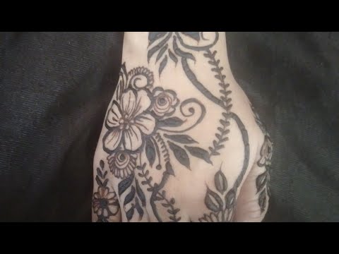 floral design for back hand this is meenaz mehndi artist