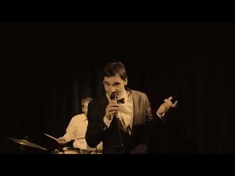 Cheek to Cheek - Por Futurella