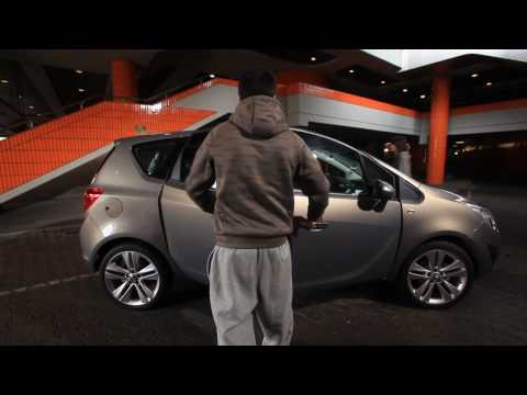 Opel Meriva MPV - ParkourOne Flexibility playground (HD)