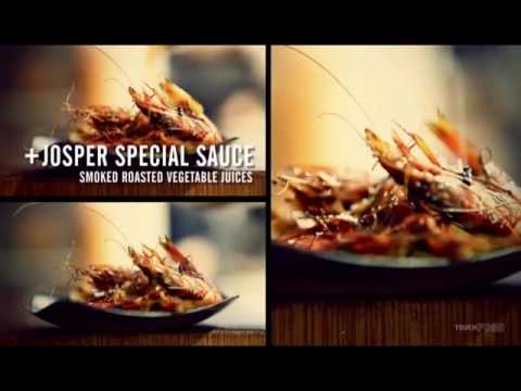 Video Grilled seafood Charcoal oven - Engels