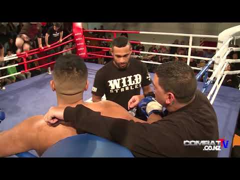 FIGHTER BREAKS ARM------BEFORE FIGHT