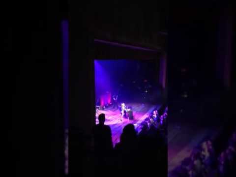 Martina McBride & Gavin DeGraw rock it at the Ryman Auditorium -  "Soldier"