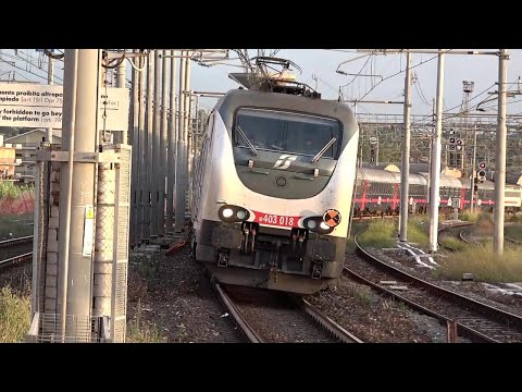 Treni in arrivo alla stazione di ROSARNO.