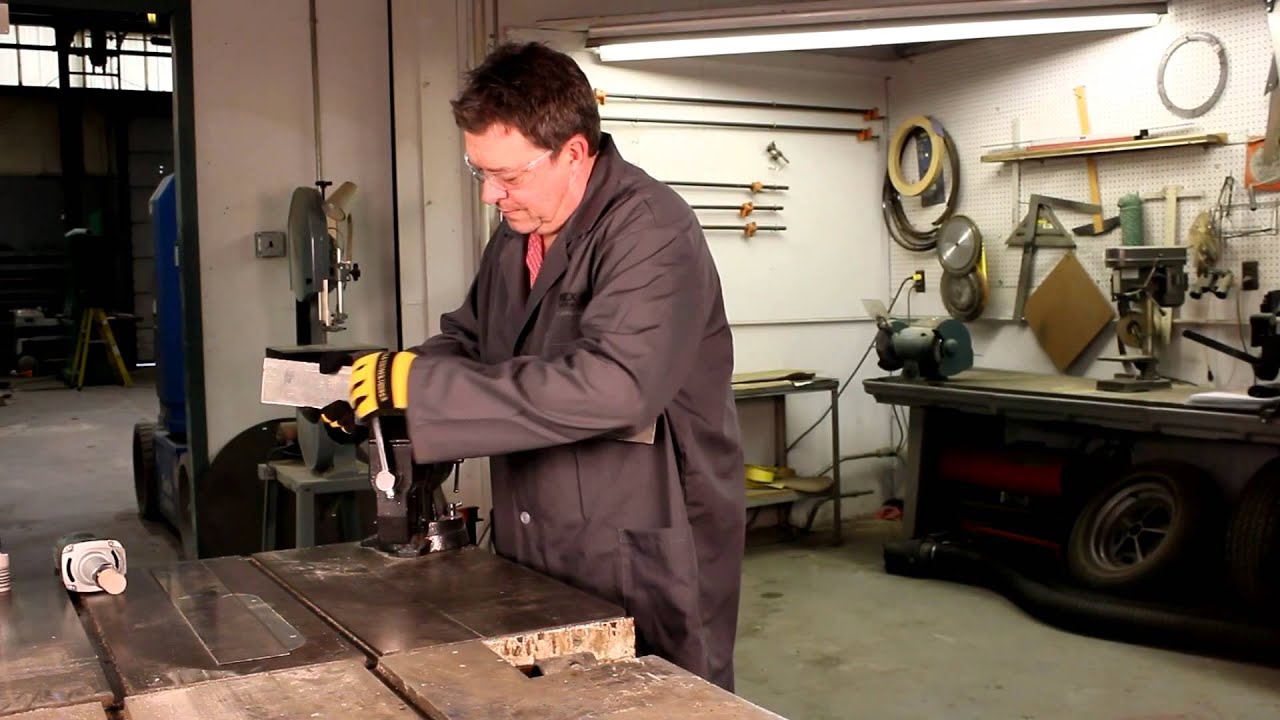 How to Efficiently Dull the Edges of Sheet Metal