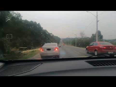 Vídeo da PRF/PR mostra perseguição a carro lotado de cigarros contrabandeados
