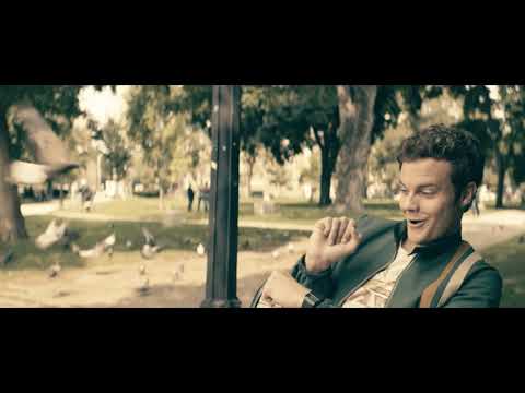 シーズン１よりNGシーンを大公開！