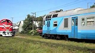 preview picture of video 'NOHAB M61.017 and UZ DR1 DMU at Vinogradov (Kárpátalja-Expressz)'