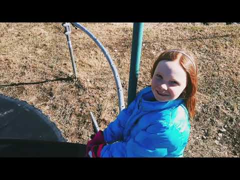 Vi bygger ihop studsmattan