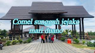 Download lagu Comel Sungguh Lirik (Lyrics) 1 JAM mp3