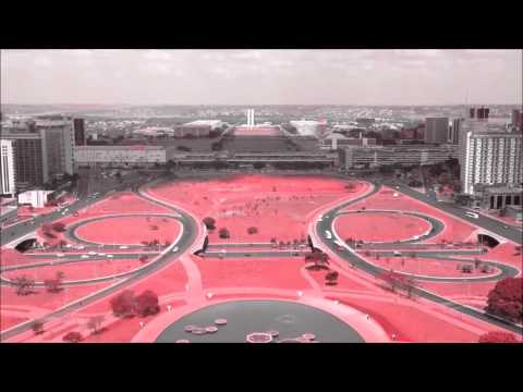 Um Barril De Rap - Deus é Estrangeiro