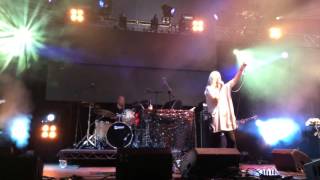 Jane Weaver : I need a connection - Festival No.6 5-Sep-15