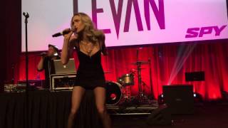 Ivy Levan Performs Biscuit at Spy Party!